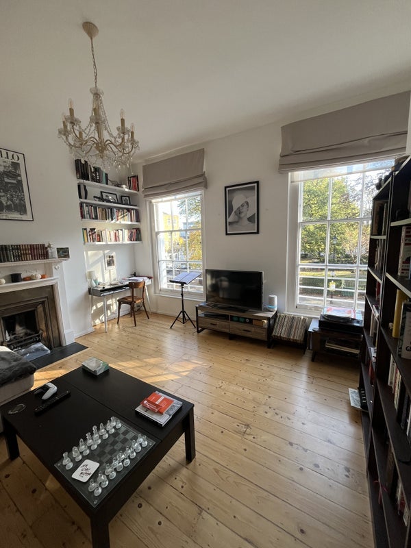 Room Myddelton Square in Greater London