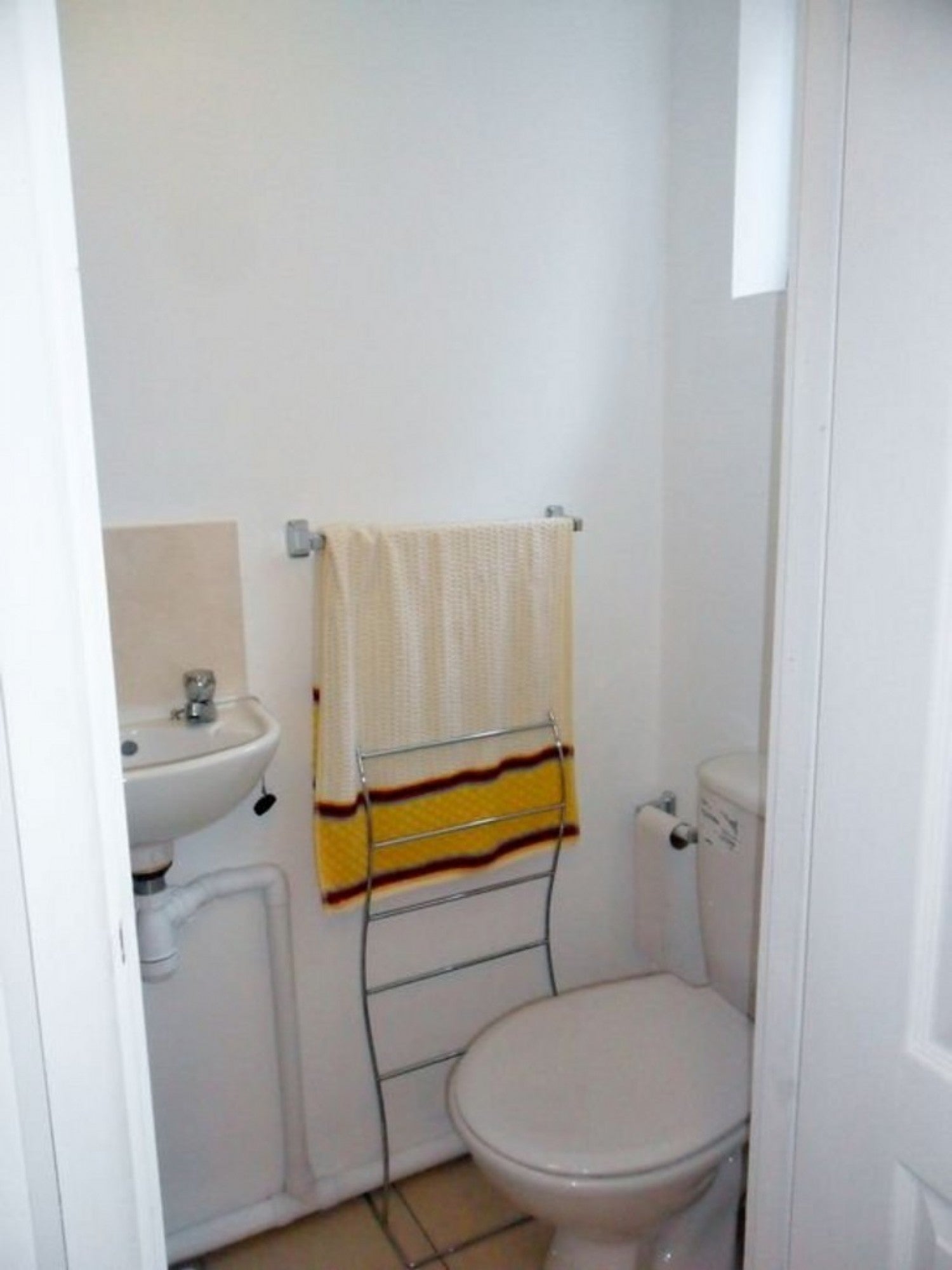 Flat Poppy Close in Highcliffe-on-Sea