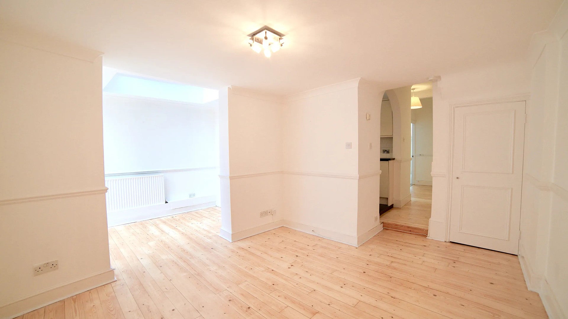 Flat Cotleigh Road in Greater London