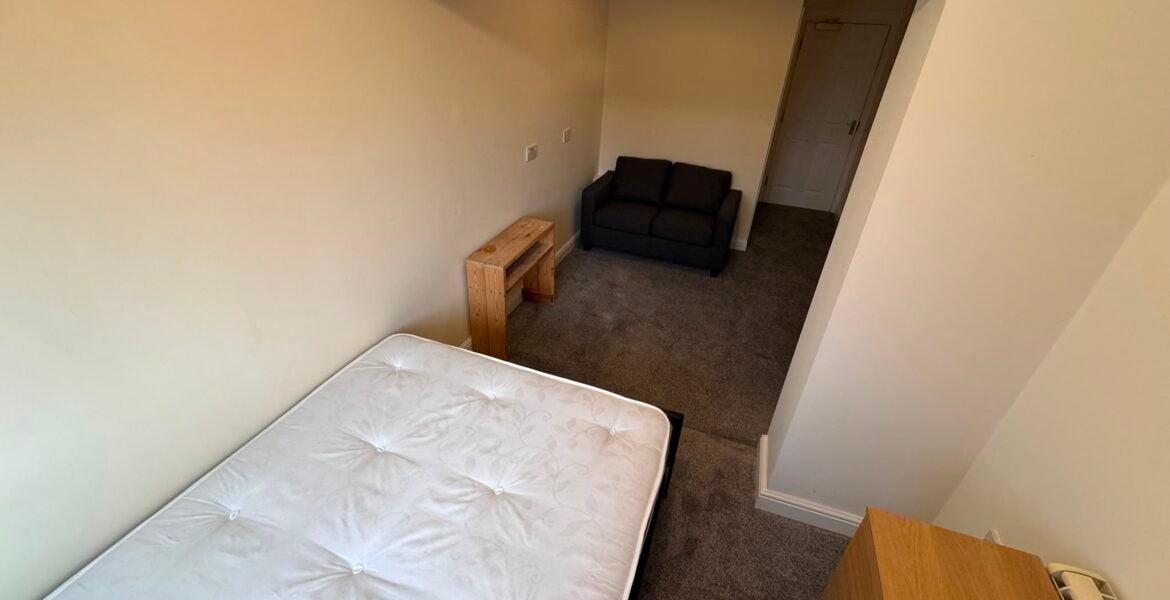 Room Hardwick Street in Leeds