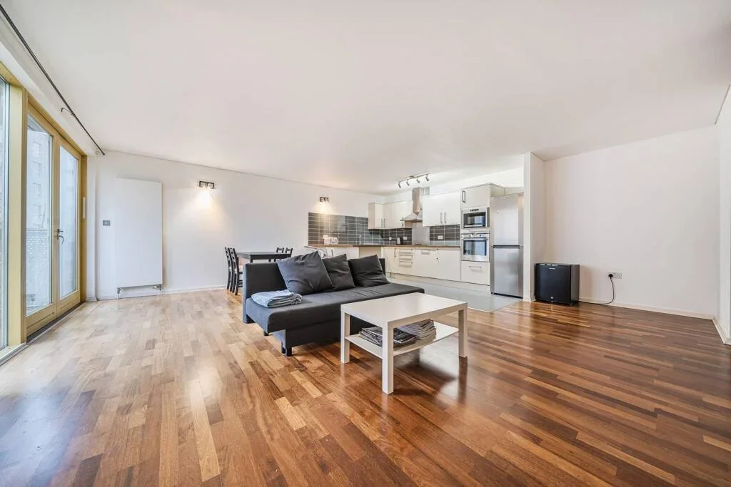 Flat West Parkside in Greater London