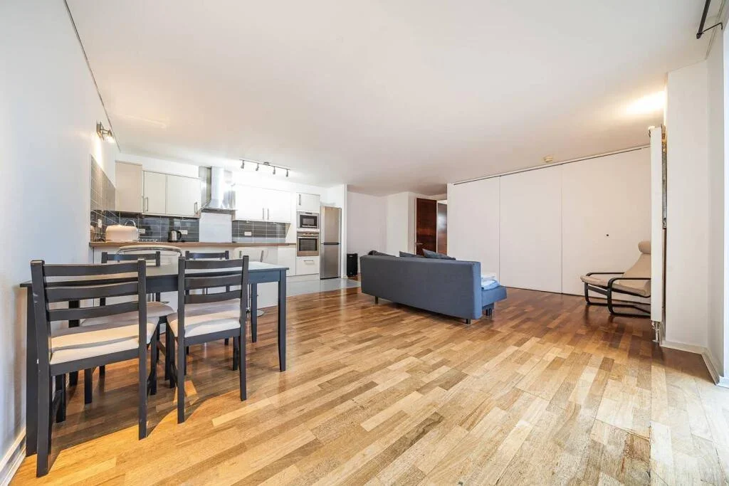 Flat West Parkside in Greater London