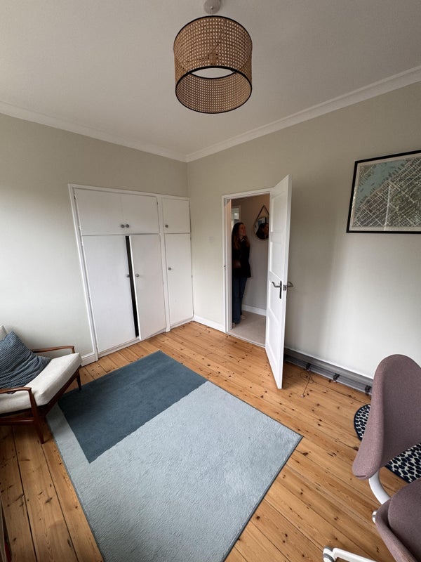 Room Lessar Avenue in Greater London