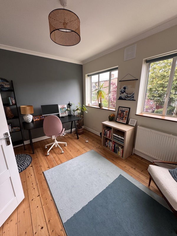 Room Lessar Avenue in Greater London