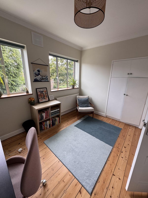 Room Lessar Avenue in Greater London