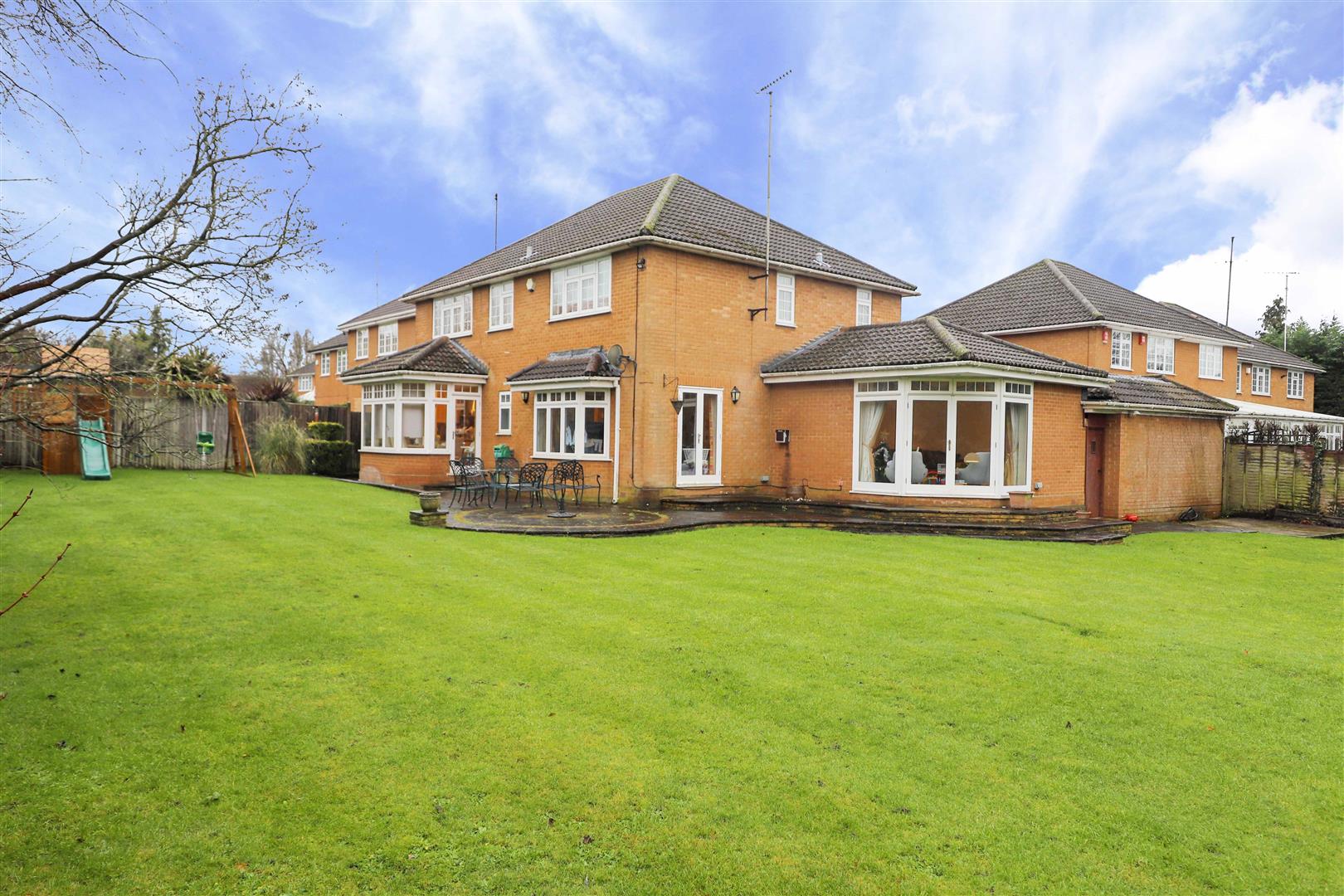 House Little Stream Close in Three Rivers