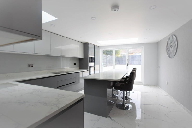 Room Hollydale Road in Greater London