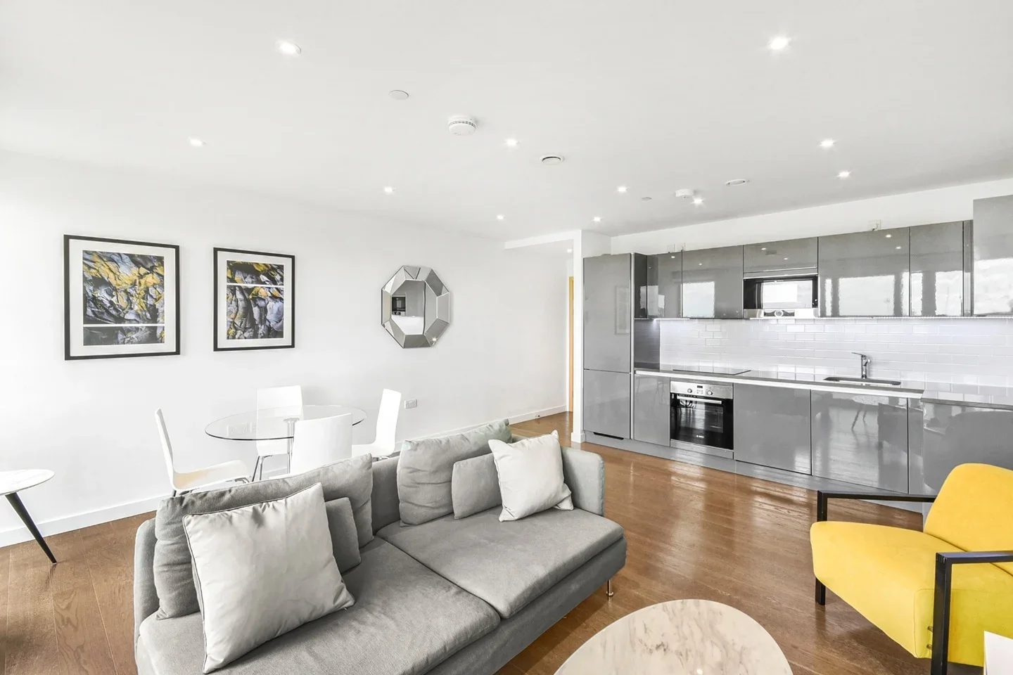 Flat O'Callaghan Way in Greater London
