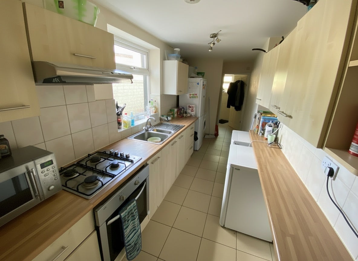 Room Dawlish Road in Birmingham