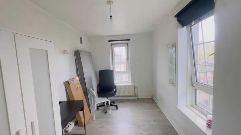 Room Wade's Place in Greater London