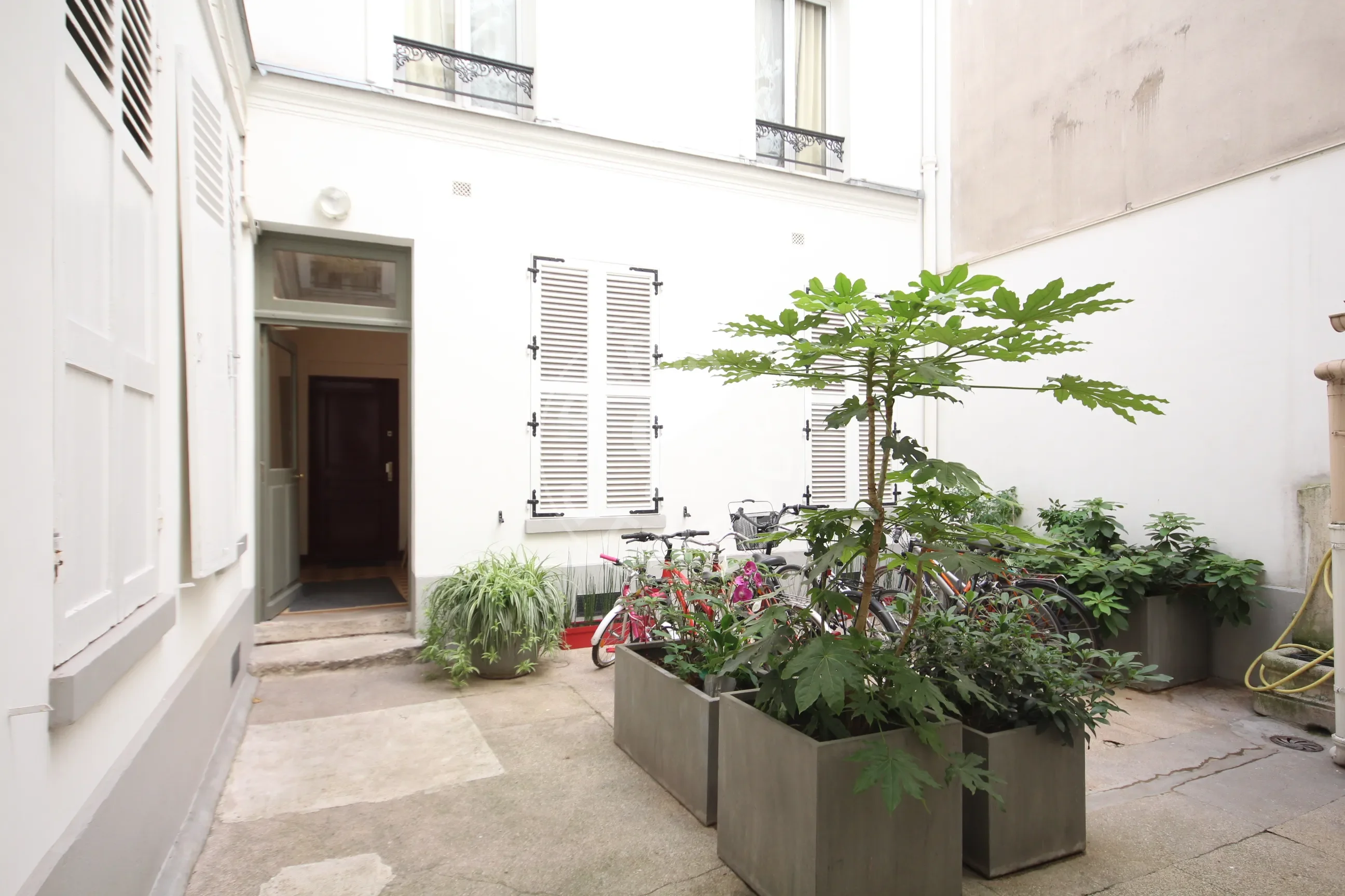 Appartement Rue Crozatier à Paris