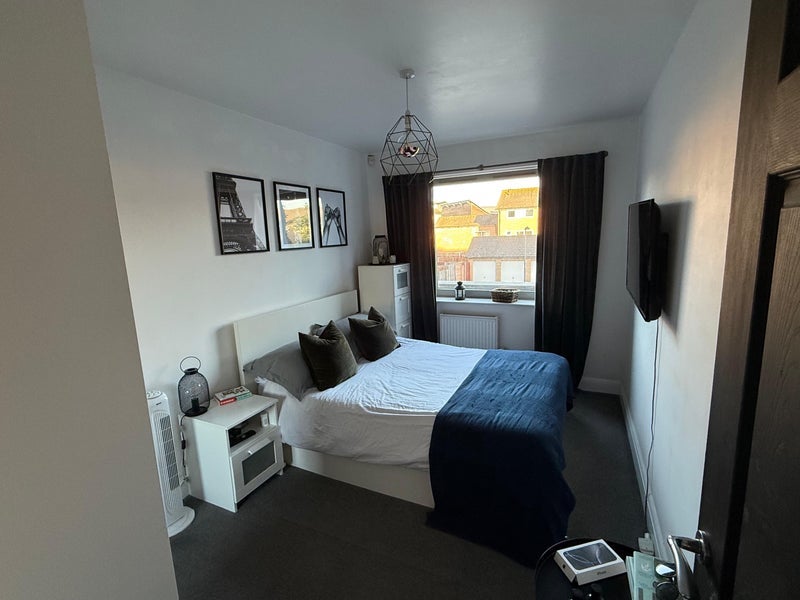 Room Warrior Close in Greater London
