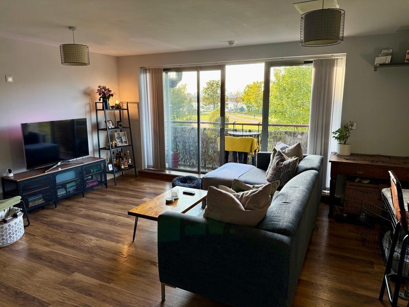 Room Warrior Close in Greater London