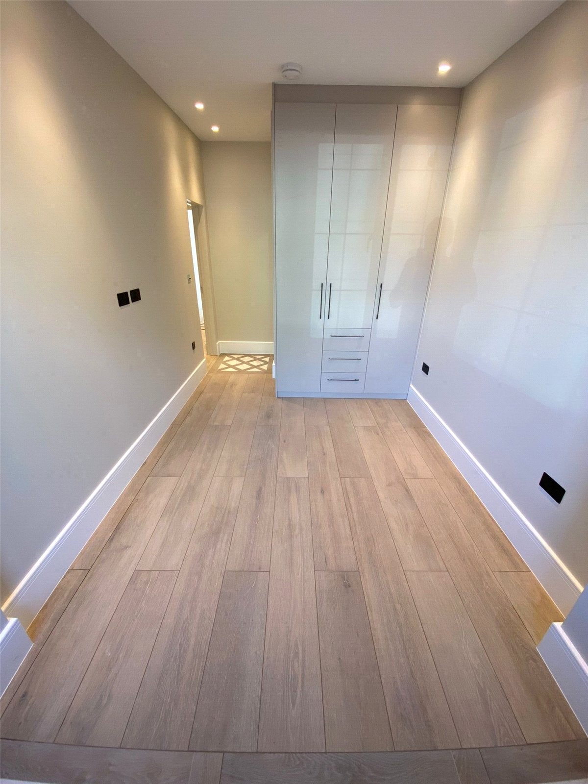 Flat Wykeham Road in Greater London
