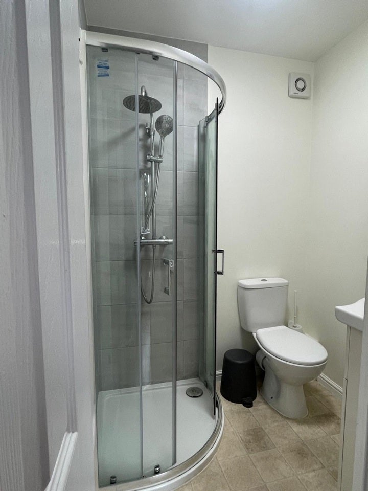 Room Dunraven Avenue in Luton