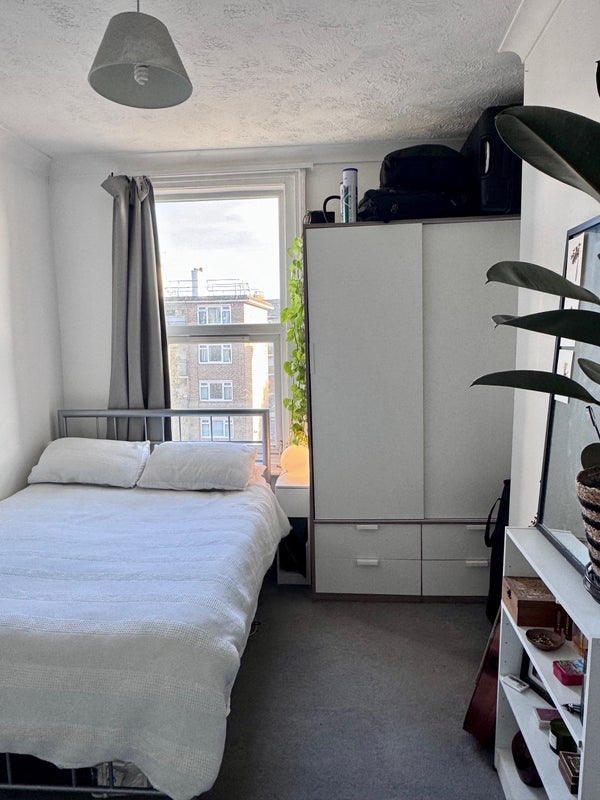 Room Stockwell Road in Greater London