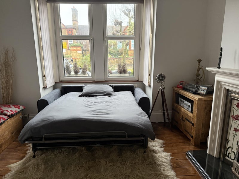Room Squires Lane in Greater London