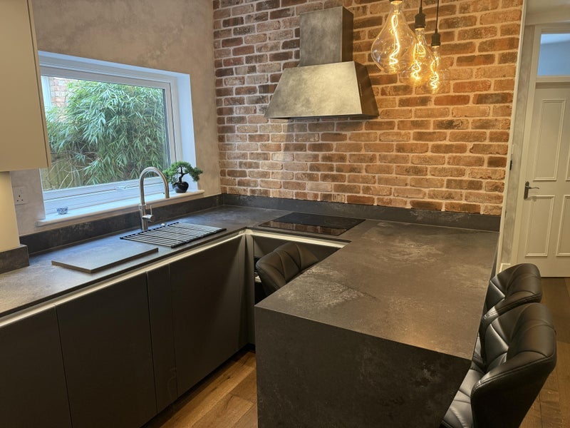 Room Squires Lane in Greater London
