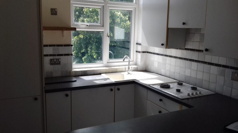 Flat Woodside Close in Northwood