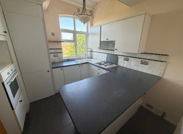 Flat Woodside Close in Northwood