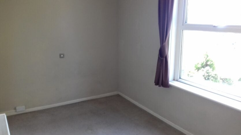 Flat Woodside Close in Northwood