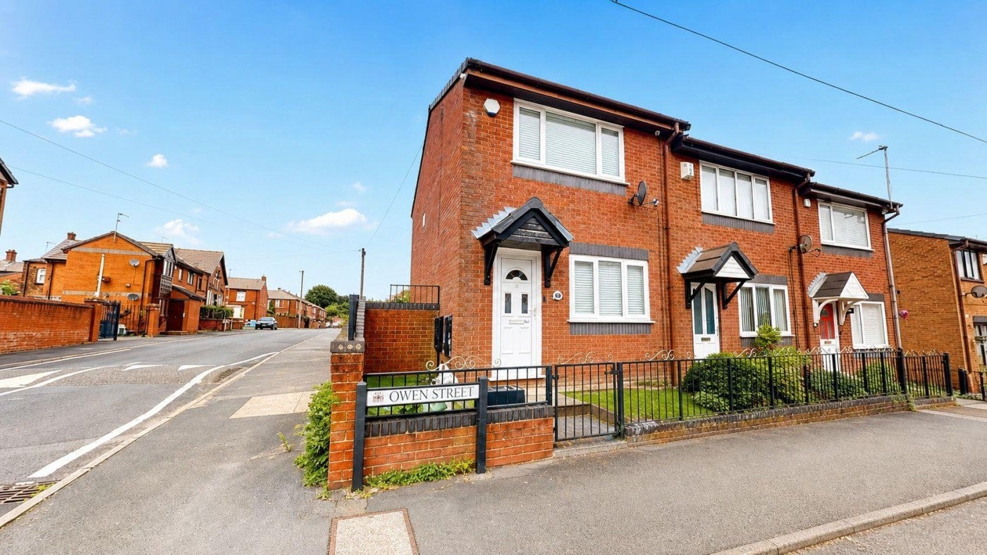 House Owen Street in St Helens