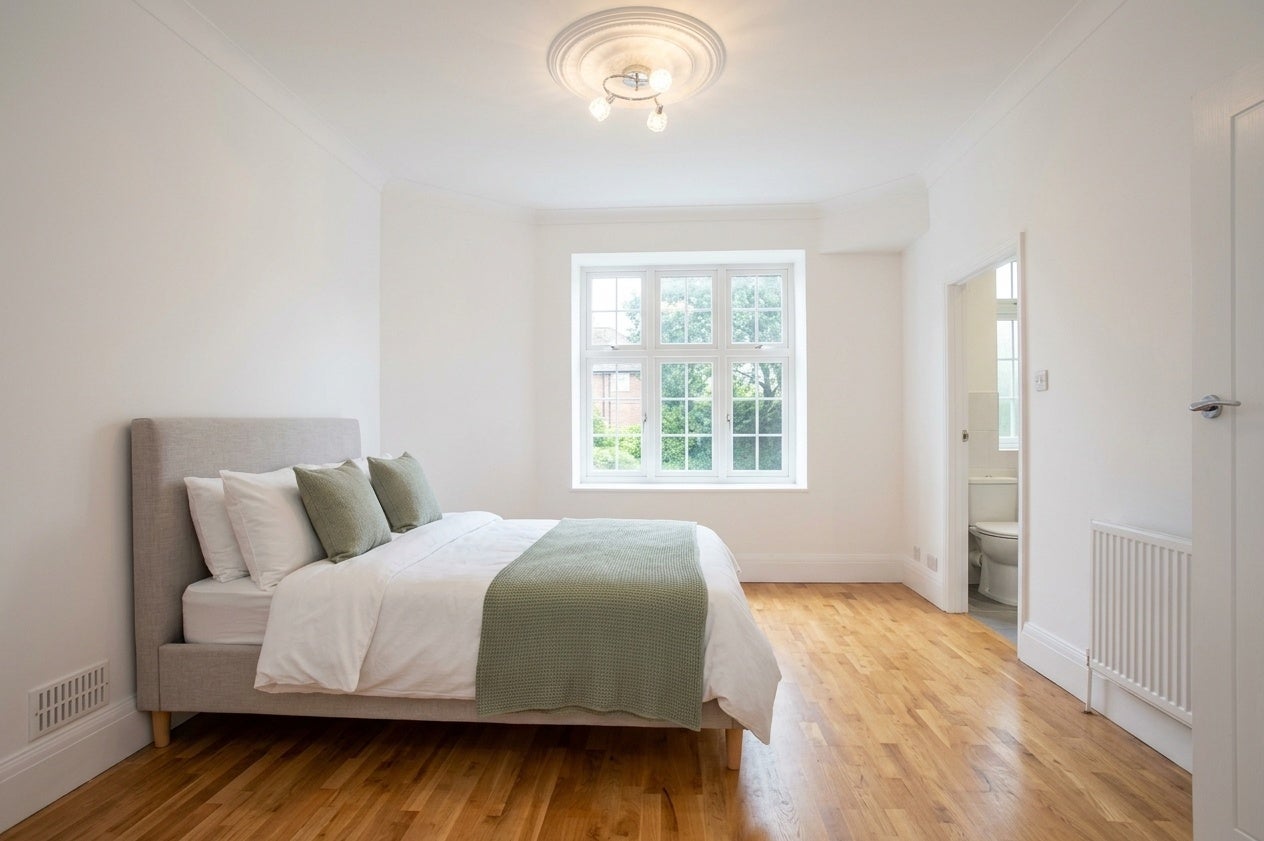 Flat Finchley Road in Greater London
