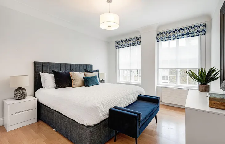 Flat Kensington High Street in Greater London
