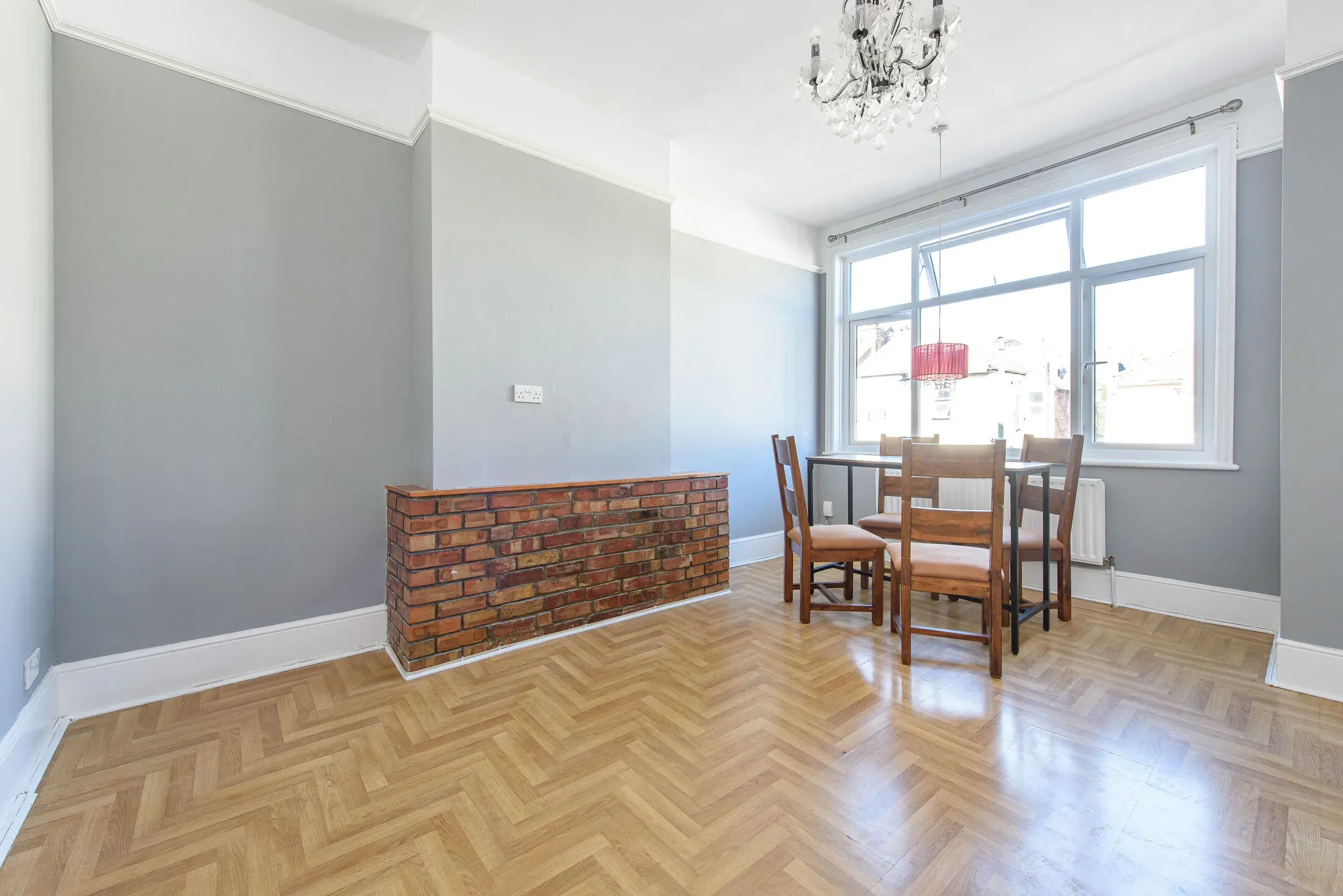 Flat Rowsley Avenue in Greater London