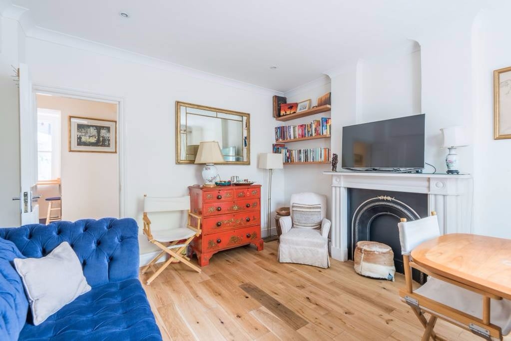 Flat Esterbrooke Street in City of Westminster