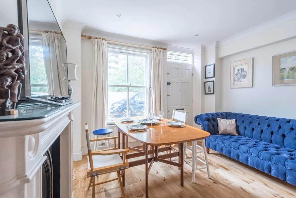 Flat Esterbrooke Street in City of Westminster