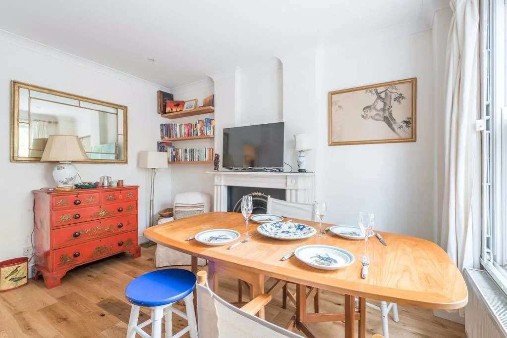 Flat Esterbrooke Street in City of Westminster