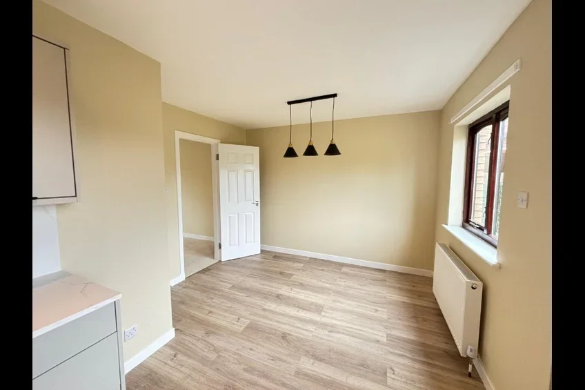 House Whitesbridge Close in Elderslie