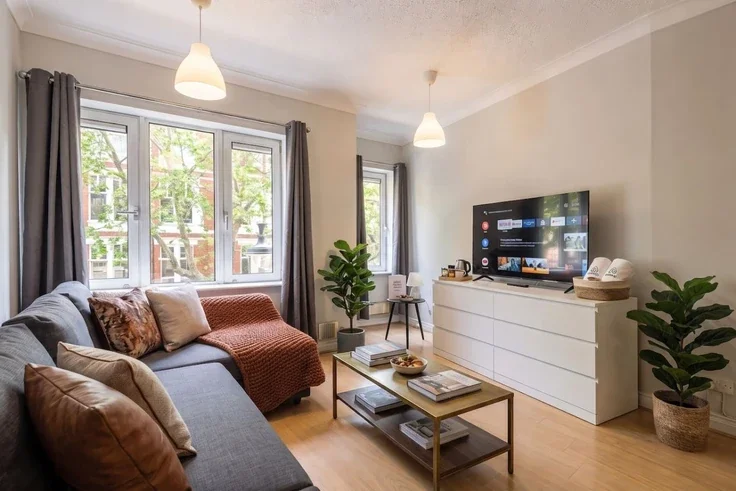 Flat Hunt's Court in City of Westminster
