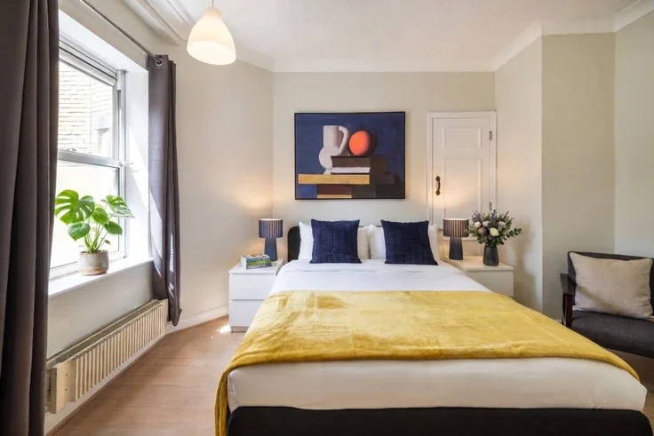 Flat Hunt's Court in City of Westminster
