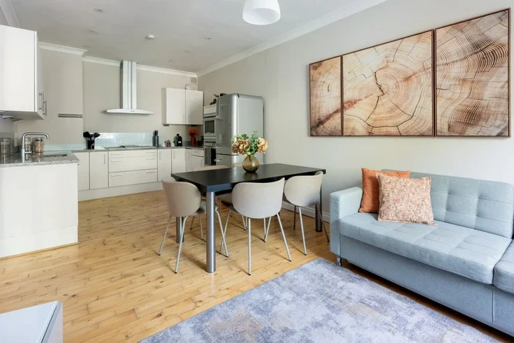 Flat Hunt's Court in City of Westminster