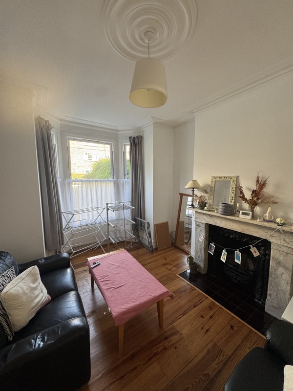 Room Grovedale Road in Greater London