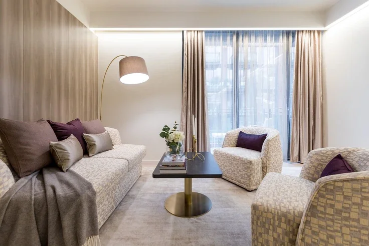 Room Finchley Road in Greater London