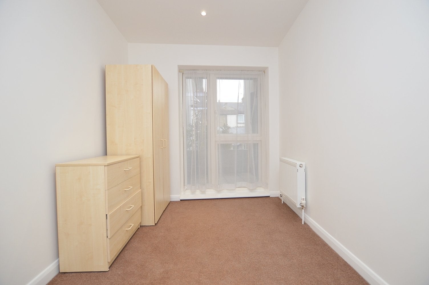 Flat Friary Road in Greater London