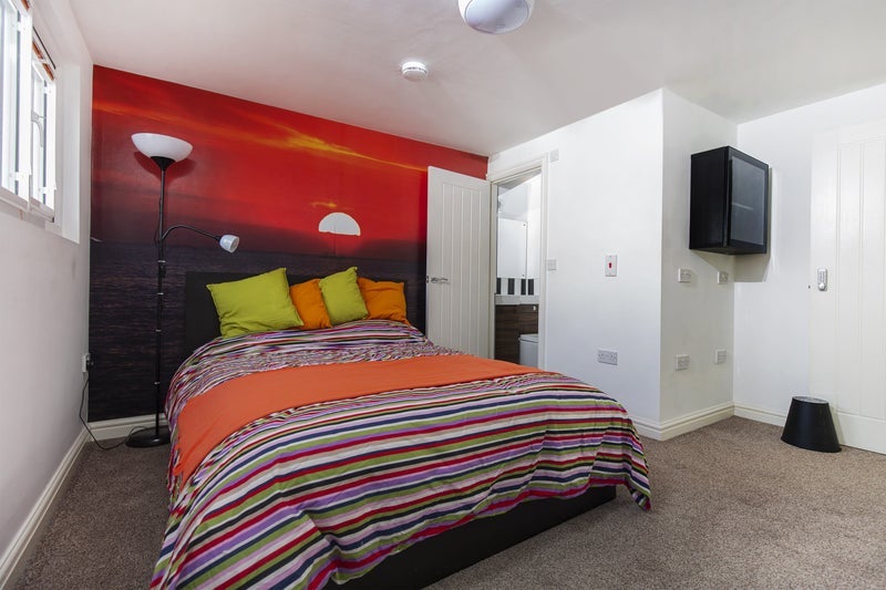 Room Upper York Street in Wakefield
