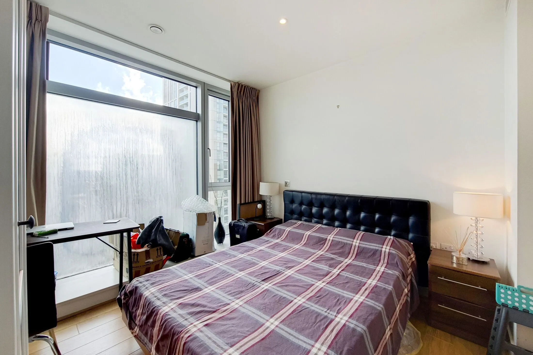 Flat Dockyard Lane in Greater London