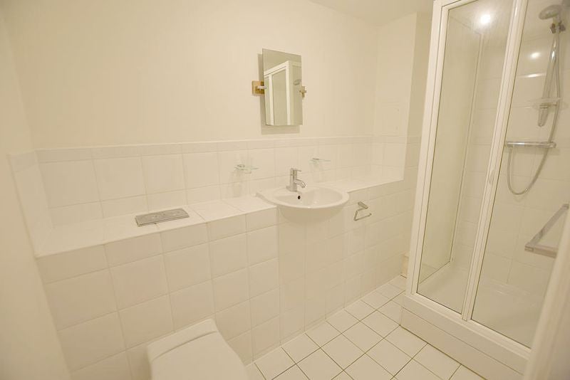 Flat Mckenzie Court in Maidstone