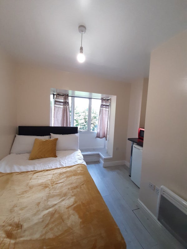 Room Luscombe Road in Coventry