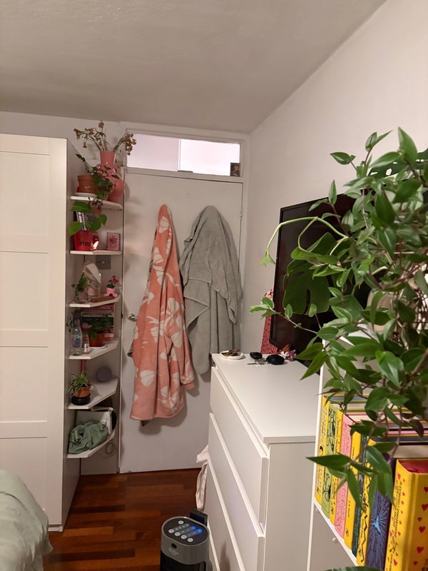 Room Tibbets Close in Greater London
