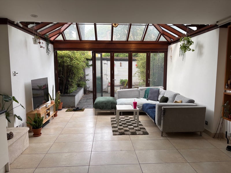 Room Tibbets Close in Greater London