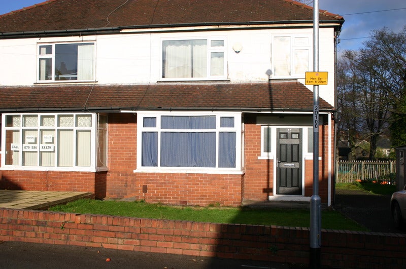 House Dennistead Crescent in Leeds