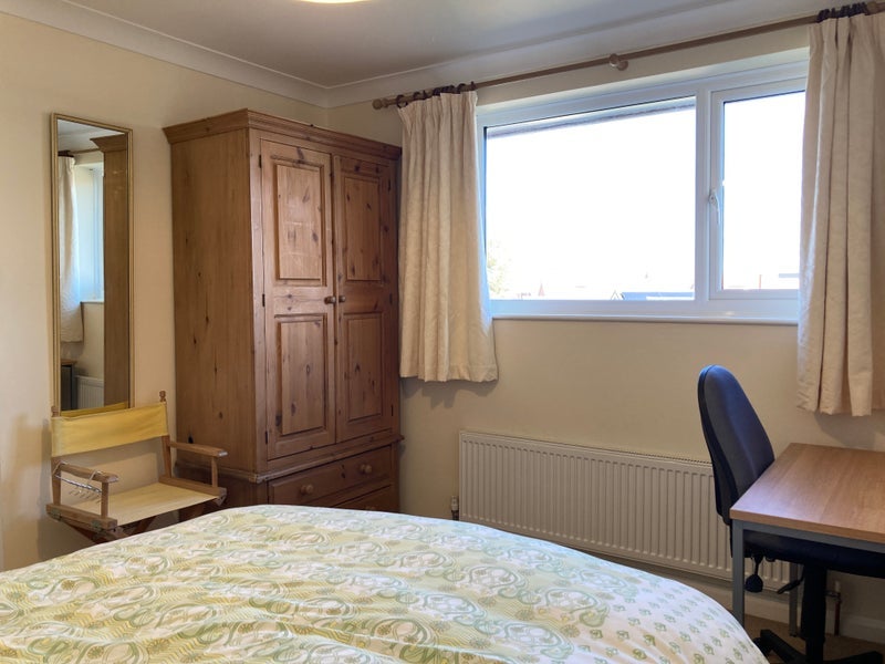 Room Victoria Close in Mid Suffolk