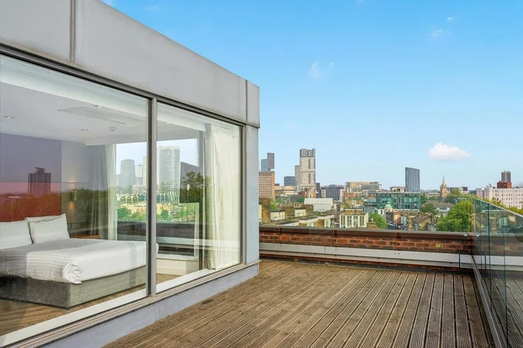 Room West Ham Lane in Greater London
