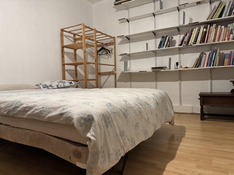 Room Croyland Road in Greater London