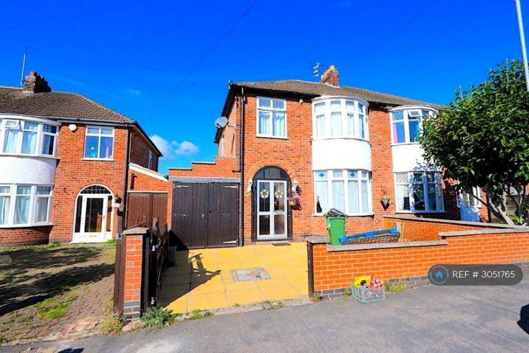 House Park Drive in Leicester Forest East
